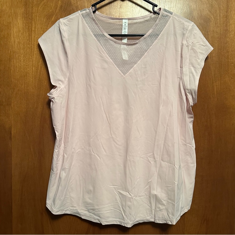 Lululemon Short‎ Sleeve Shirt Top Light Pink 10 Mesh